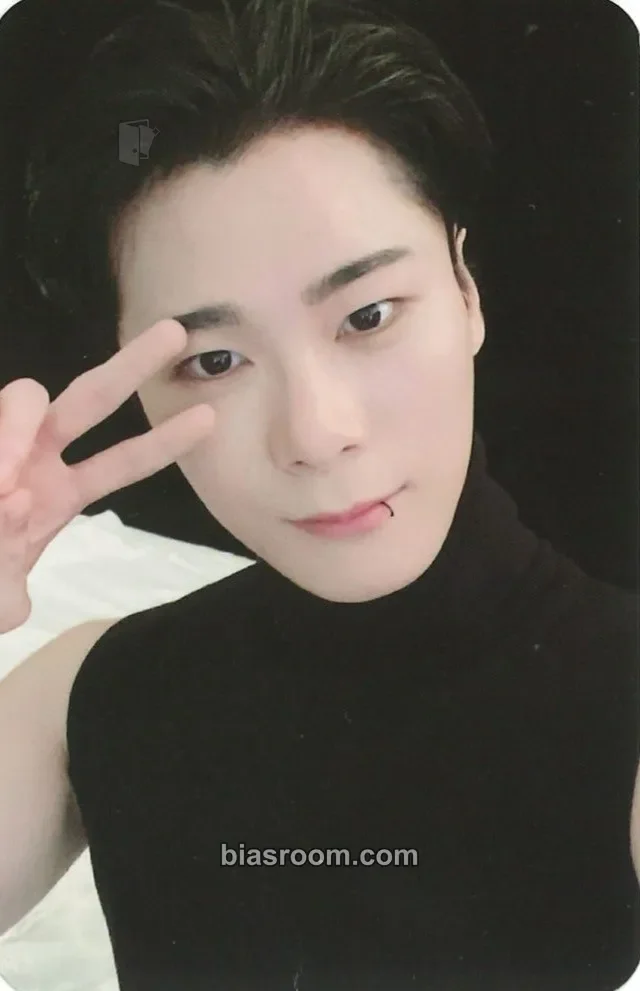 Moonbin ASTRO In-Out (Moonbin & Sanha Subunit) K-pop photocard