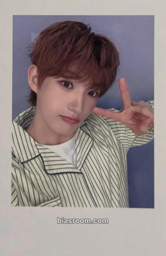 Kim HeeJu unevermet Photocard - idntt - idntt K-pop photocard