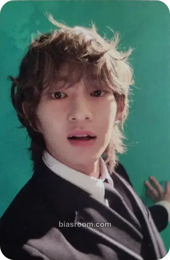 Onew HARD - The 8th Album Photocard - SHINee - SHINee K-pop photocard