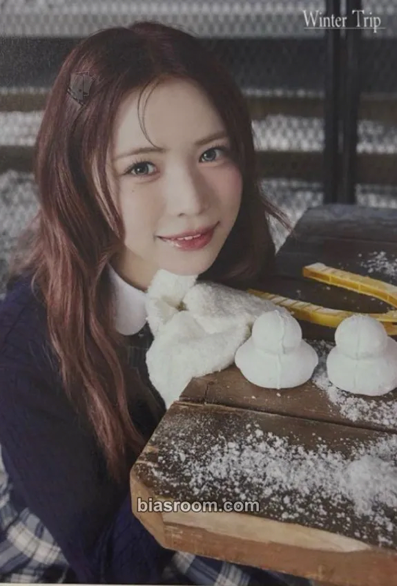 Maya NiziU JYP JAPAN POPUP STORE 2025 “winter trip” Photocard - NiziU - NiziU K-pop photocard