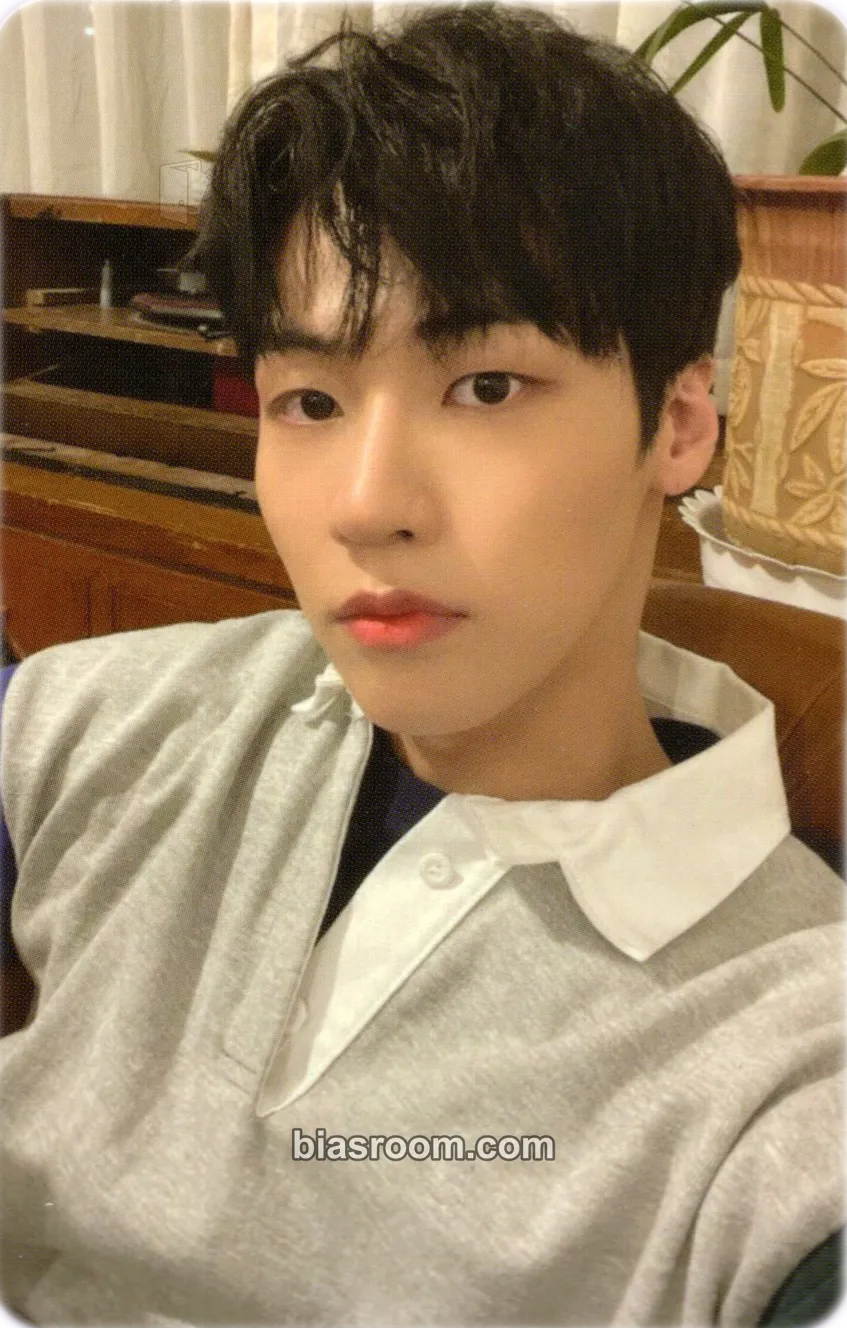 Seunghyub Man on the Moon Photocard - N.Flying - N.Flying K-pop photocard