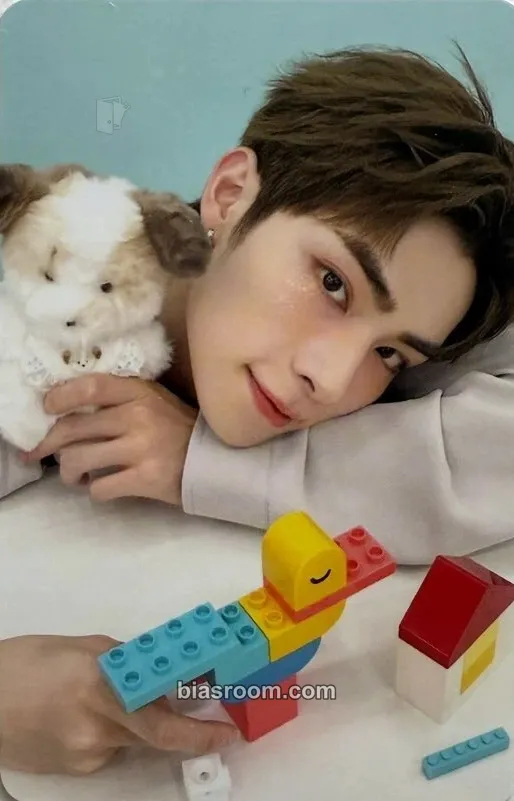 Xiaojun 2025 Season's Greeting Photocard - WayV - WayV K-pop photocard