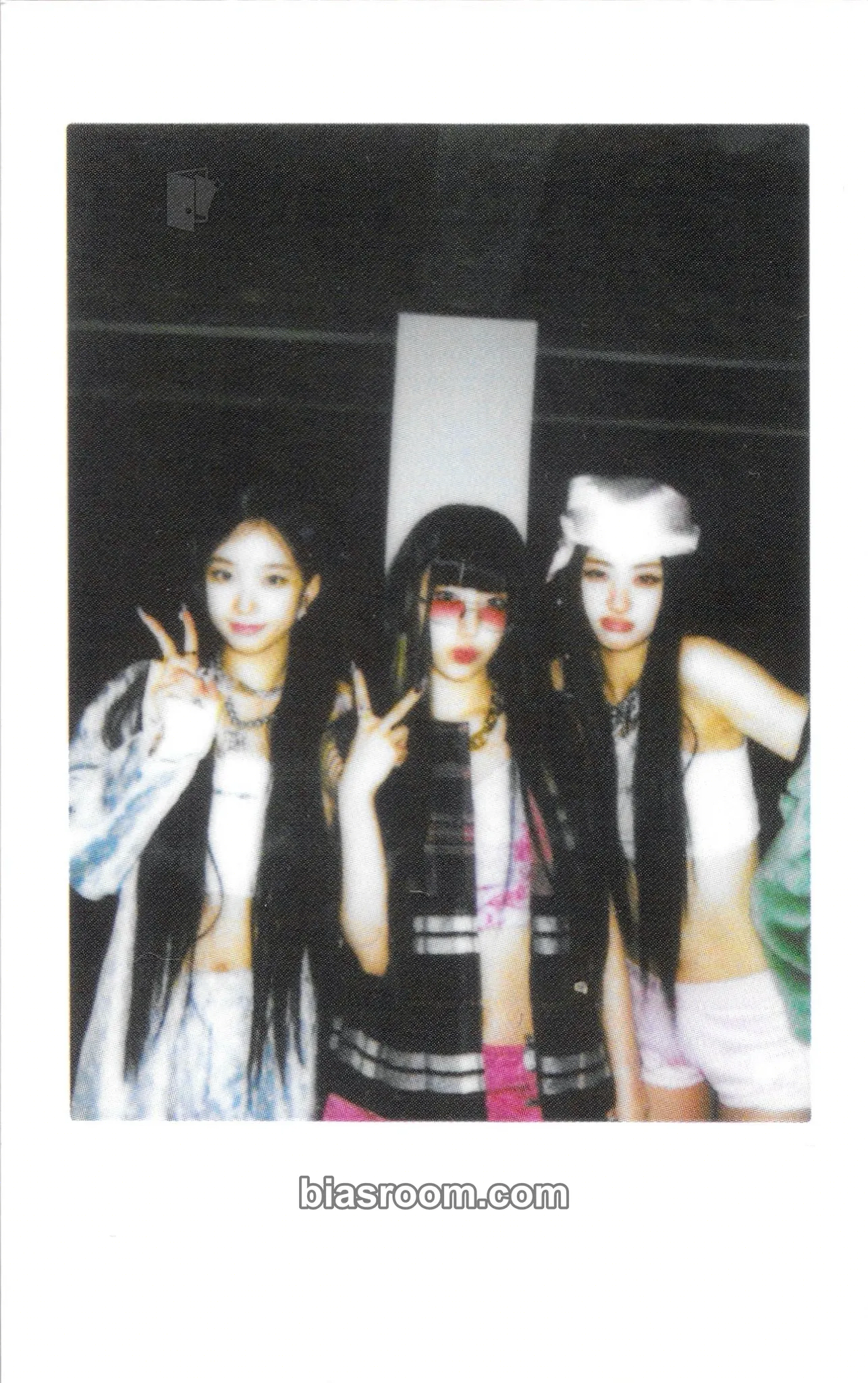 EASY Photocard - LE SSERAFIM - LE SSERAFIM K-pop photocard