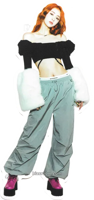 Huh Yunjin EASY Photocard - LE SSERAFIM - LE SSERAFIM K-pop photocard