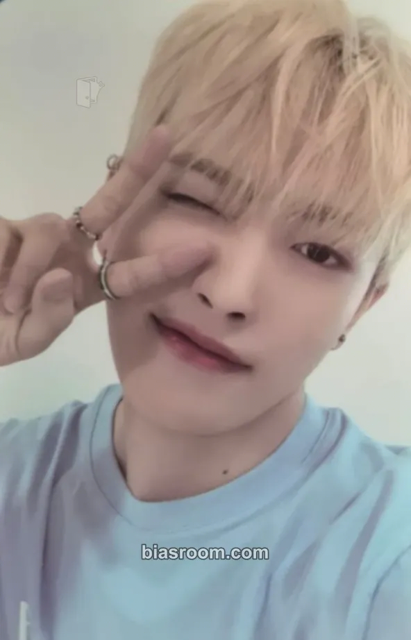 Hongjoong POTT × ATEEZ Photocard - ATEEZ - ATEEZ K-pop photocard