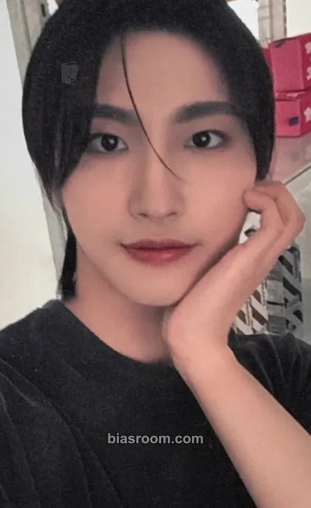 Seonghwa POTT × ATEEZ Photocard - ATEEZ - ATEEZ K-pop photocard