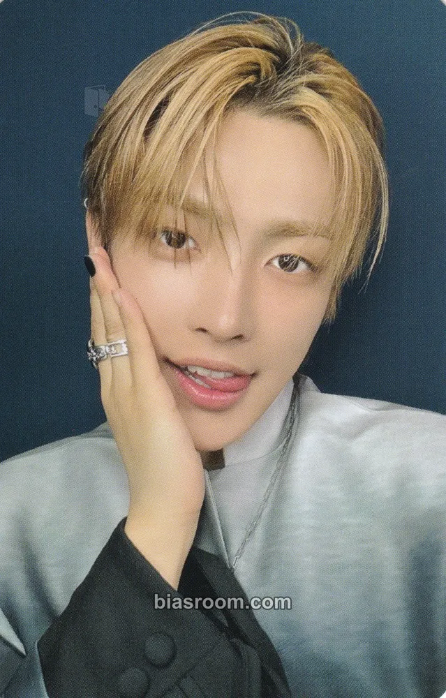Hongjoong GOLDEN HOUR : Part.4 Photocard - ATEEZ - ATEEZ K-pop photocard