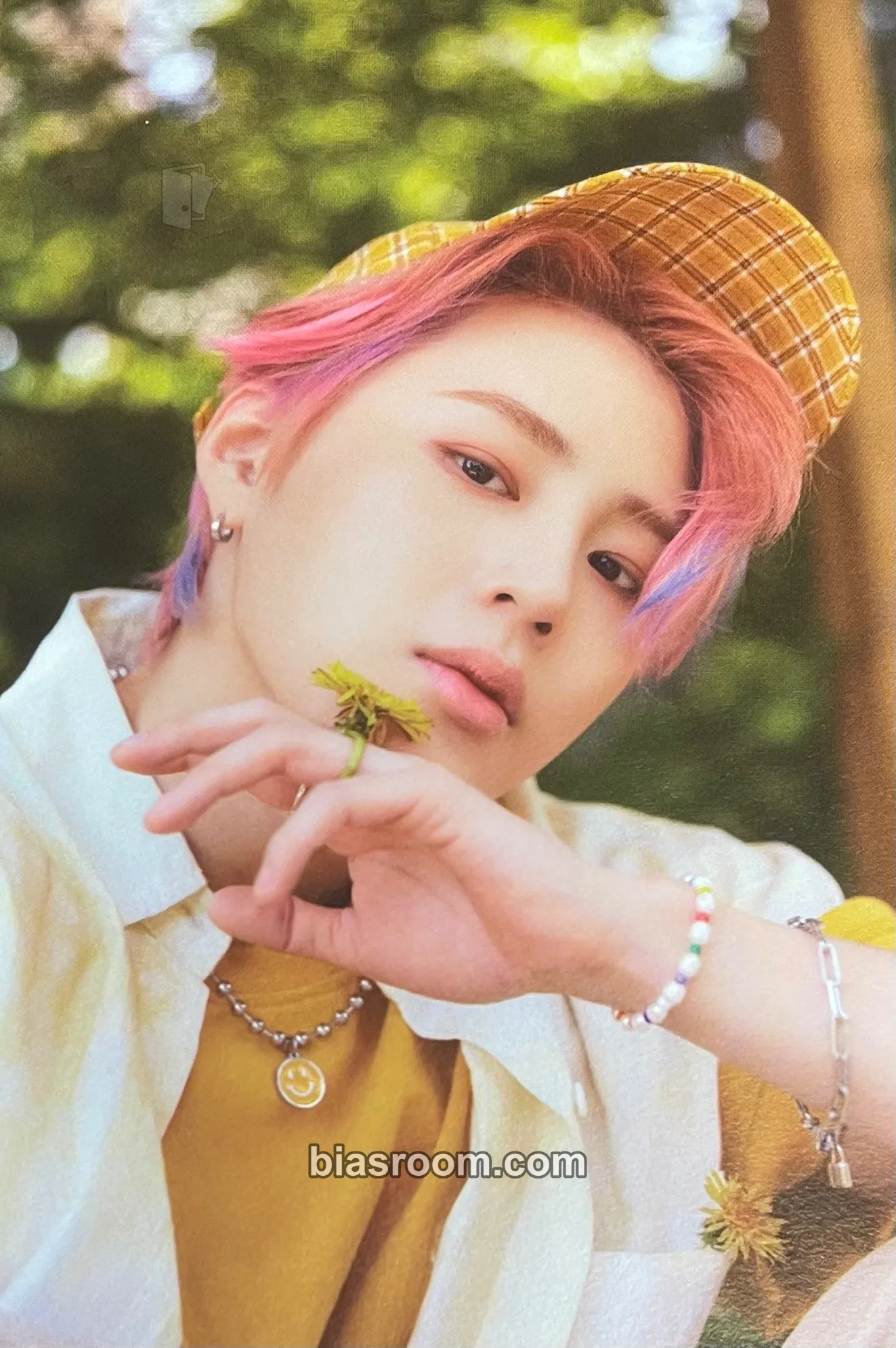 Ha Sung Woon Sneakers Photocard - Ha Sung Woon K-pop photocard