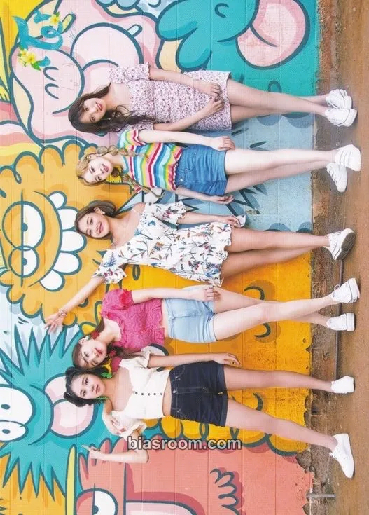 Twaii’s Shop Pop-Up Store Photocard - TWICE - TWICE K-pop photocard