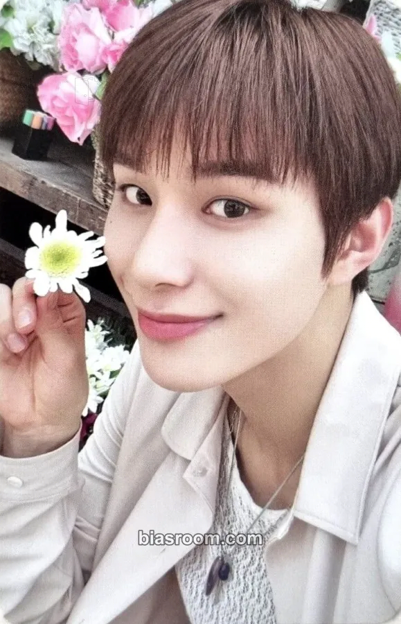 Jungwoo Perfume MD Photocard - NCT - NCT K-pop photocard