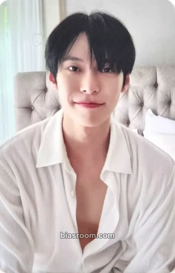 Doyoung Perfume MD Photocard - NCT - NCT K-pop photocard