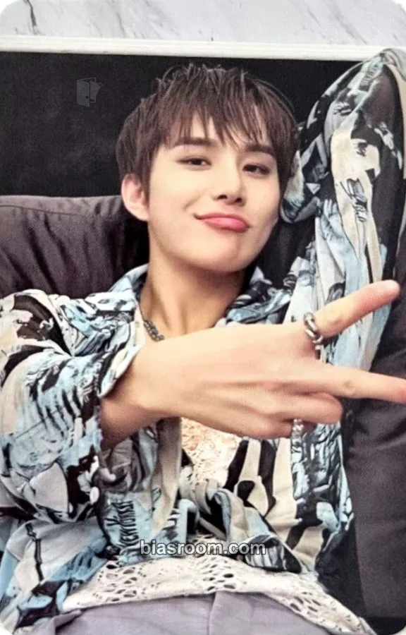Jungwoo Perfume MD Photocard - NCT - NCT K-pop photocard