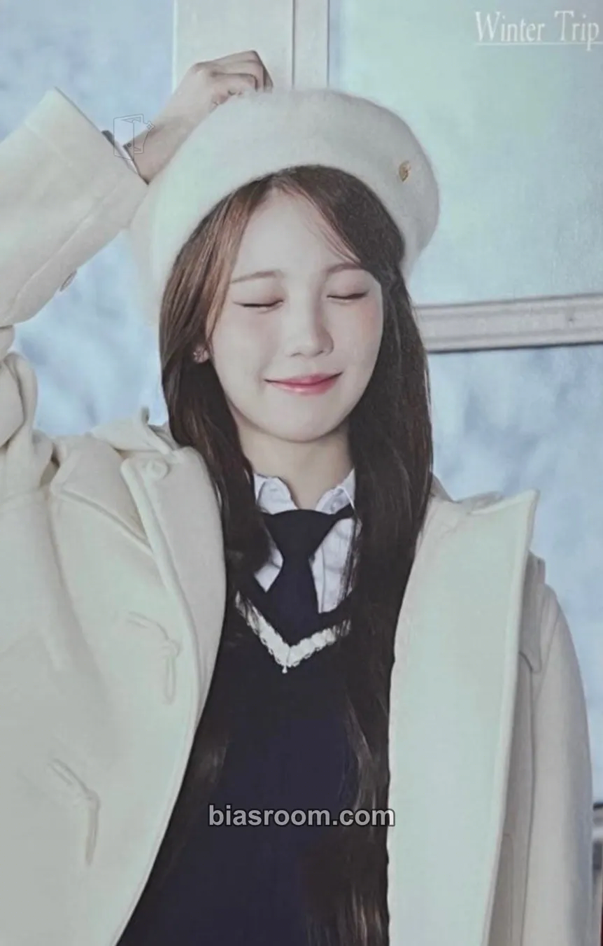 Ayaka NiziU JYP JAPAN POPUP STORE 2025 “winter trip” Photocard - NiziU - NiziU K-pop photocard