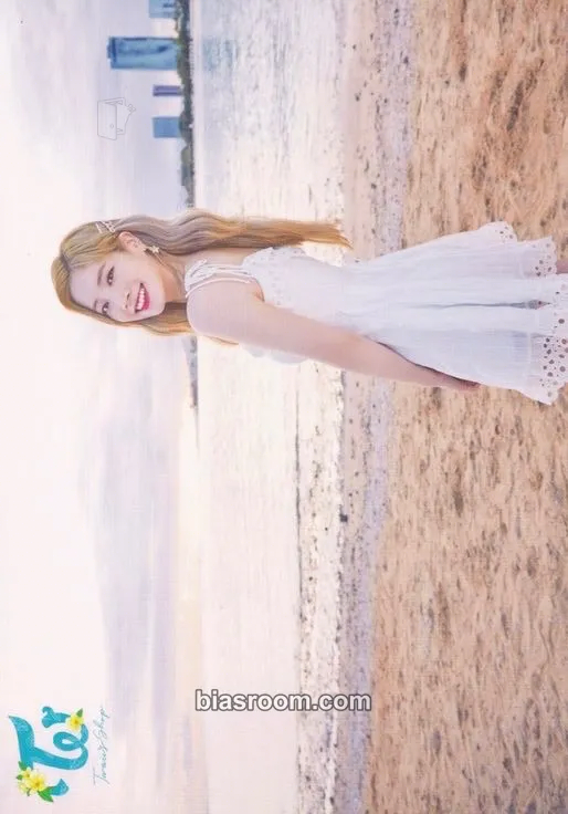 Dahyun Twaii’s Shop Pop-Up Store Photocard - TWICE - TWICE K-pop photocard