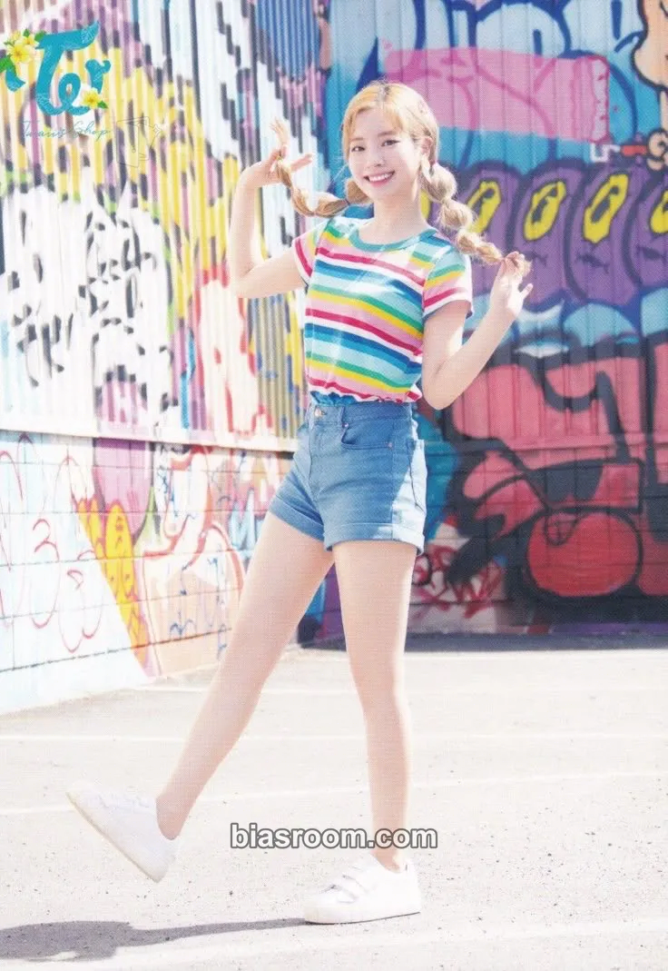Dahyun Twaii’s Shop Pop-Up Store Photocard - TWICE - TWICE K-pop photocard