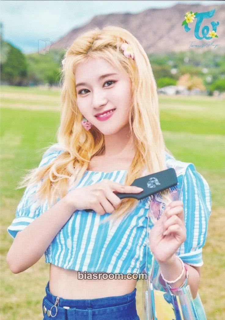 Sana Twaii’s Shop Pop-Up Store Photocard - TWICE - TWICE K-pop photocard