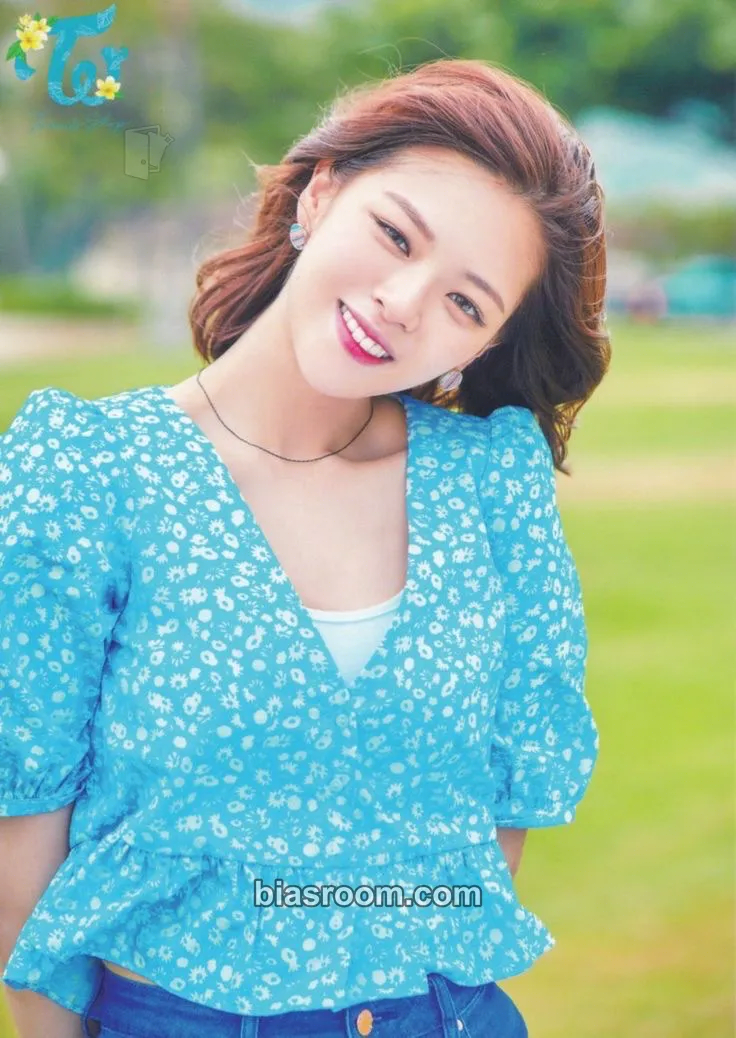 Jeongyeon Twaii’s Shop Pop-Up Store Photocard - TWICE - TWICE K-pop photocard