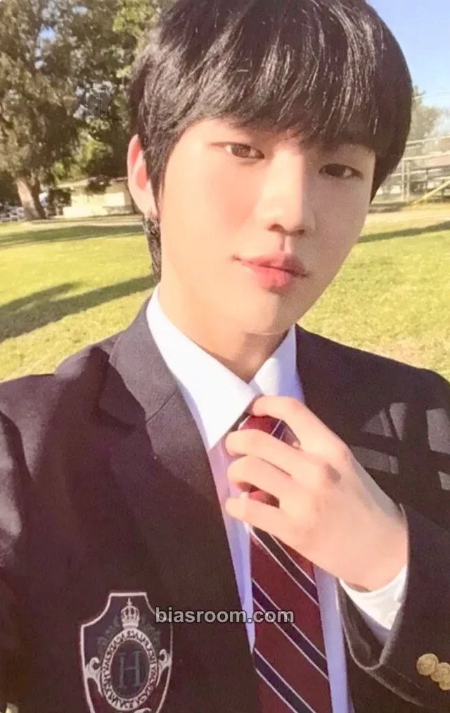 TNX - Junhyeok - LOVE NEVER DIES Album album photocard