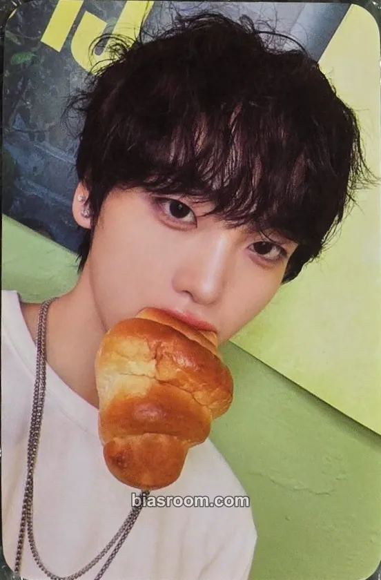Hyeongjun Dare to Crave: Epilogue Photocard - CRAVITY - CRAVITY K-pop photocard