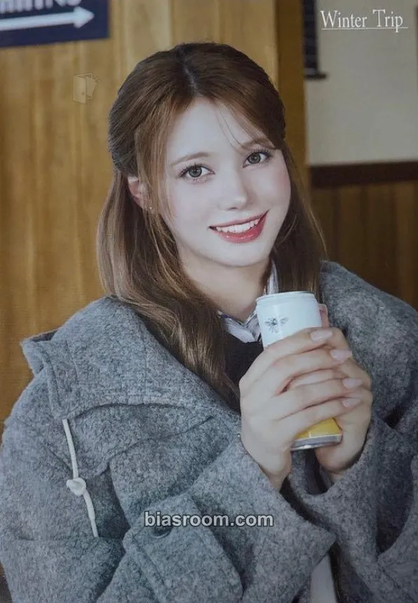 Nina NiziU JYP JAPAN POPUP STORE 2025 “winter trip” Photocard - NiziU - NiziU K-pop photocard