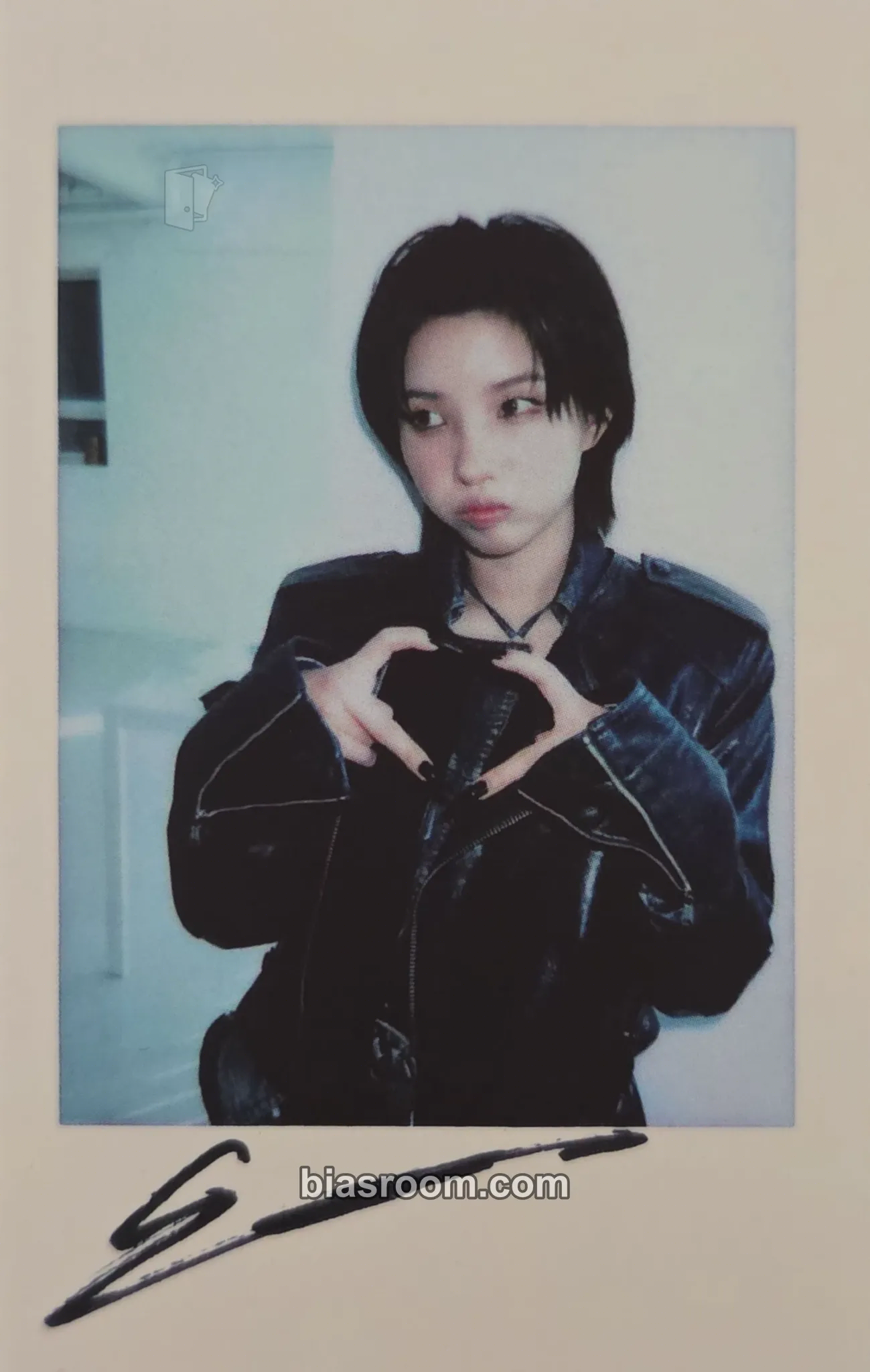 Soyeon CHIC Magazine Photocard - i-dle - i-dle K-pop photocard
