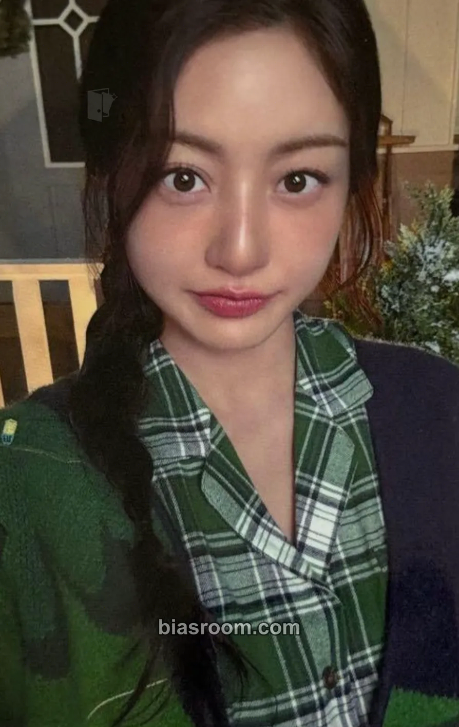 Jihyo 2025 JYP JAPAN POP-UP "Holiday Morning" Photocard - TWICE - TWICE K-pop photocard