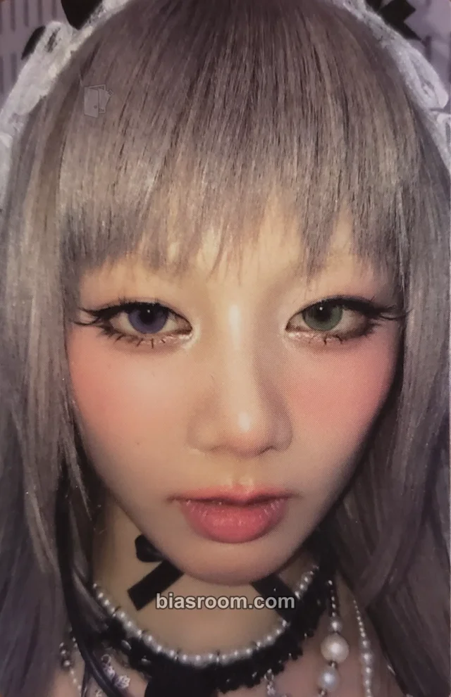 XG - HINATA - THE CORE - 核 Album barnes & noble exclusive trading card album photocard