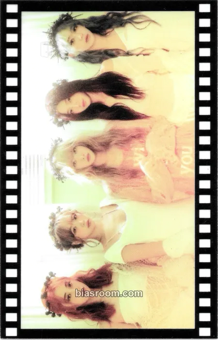 EASY Photocard - LE SSERAFIM - LE SSERAFIM K-pop photocard