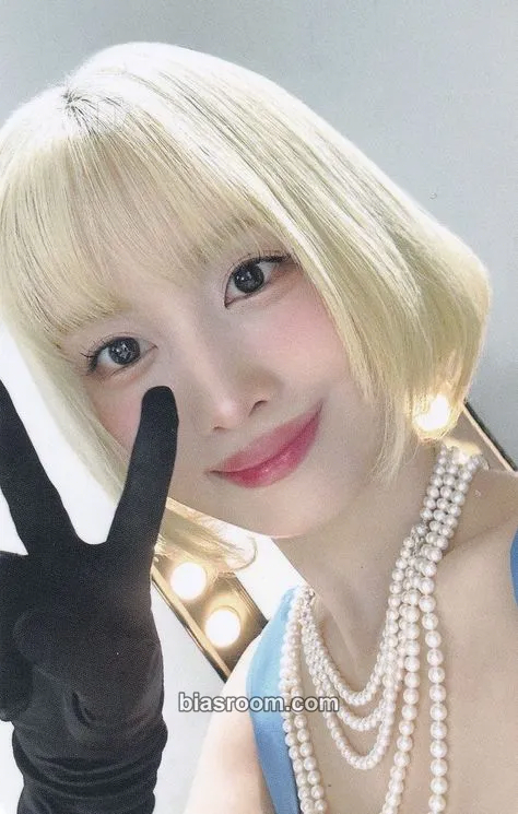 Momo MISAMO Japan Dome Tour 2024 ‘HAUTE COUTURE’ Photocard - TWICE - TWICE K-pop photocard