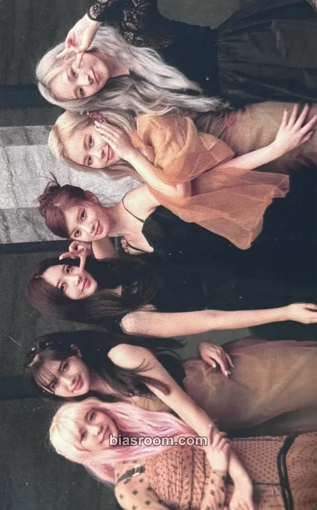 EVERGLOW - Hush Album