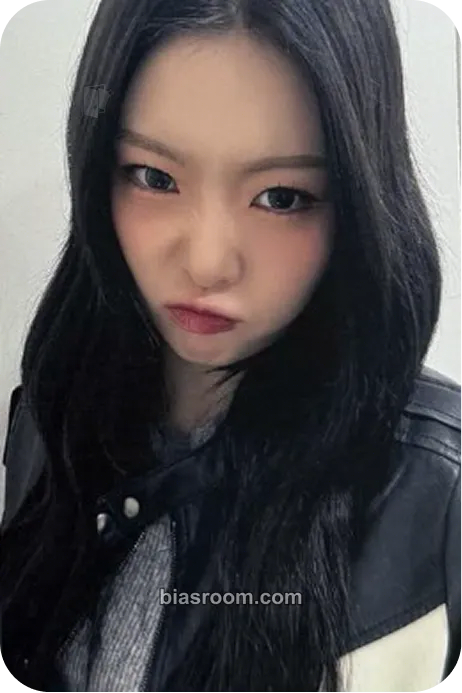 Jackie Wild Cherry Photocard - ICHILLIN’ - ICHILLIN’ K-pop photocard