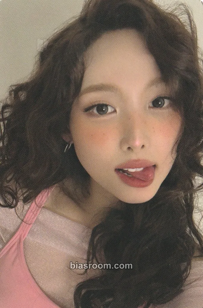 Nayeon NAYEON x FWEE Photocard - TWICE - TWICE K-pop photocard