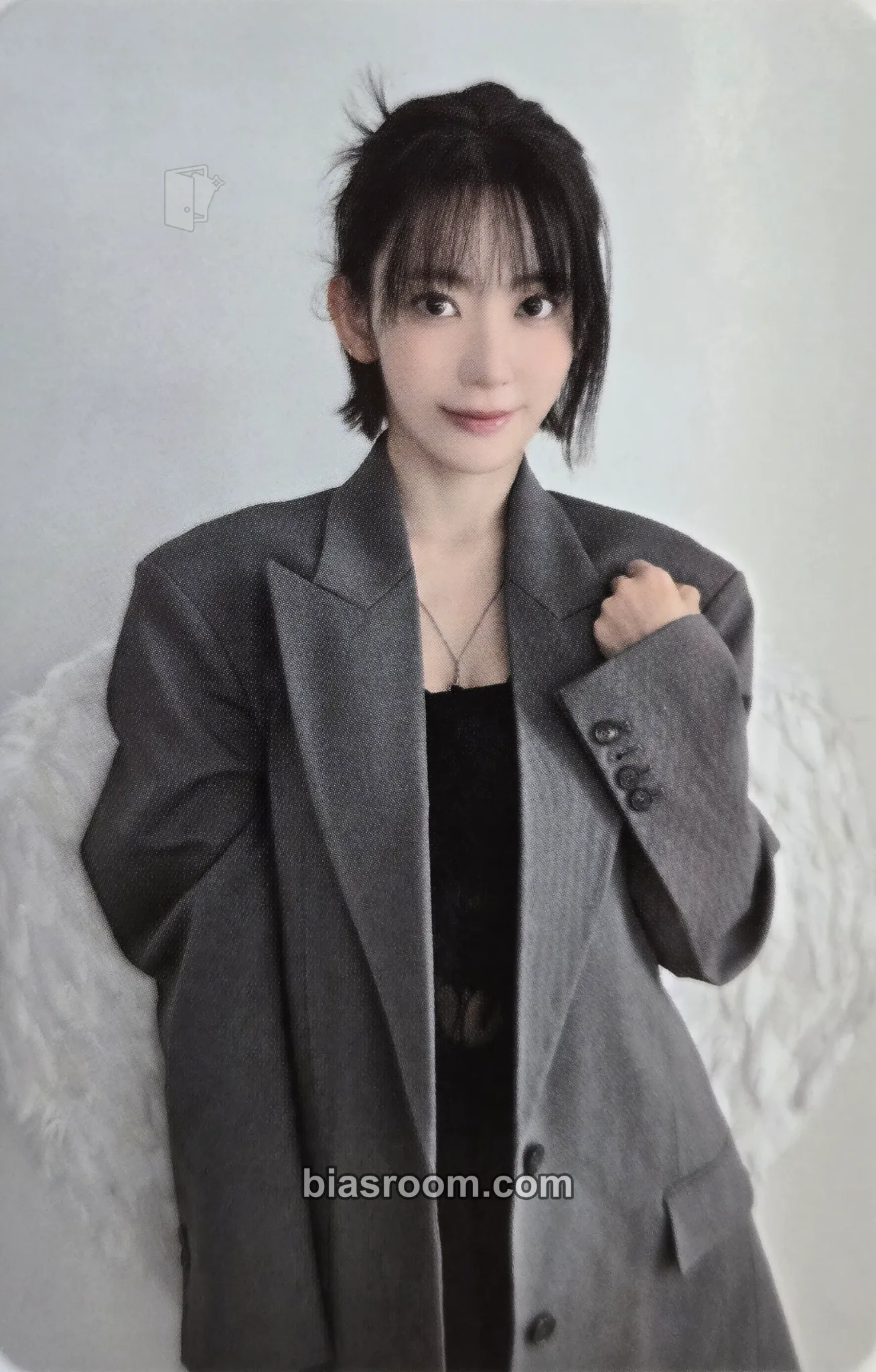 Sakura D'ICON Issue N°32 Photocard - LE SSERAFIM - LE SSERAFIM K-pop photocard