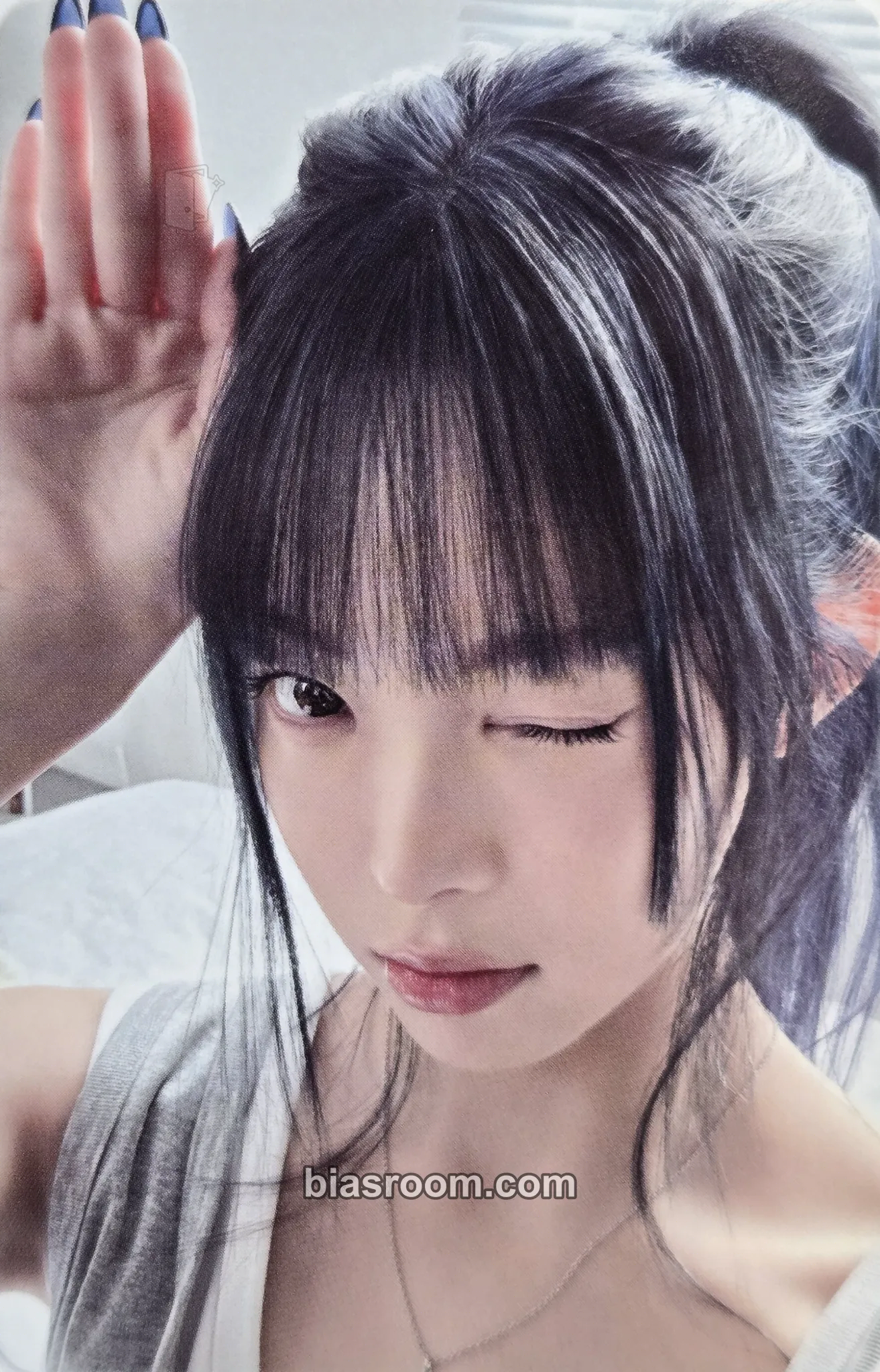 Hong Eunchae D'ICON Issue N°32 Photocard - LE SSERAFIM - LE SSERAFIM K-pop photocard