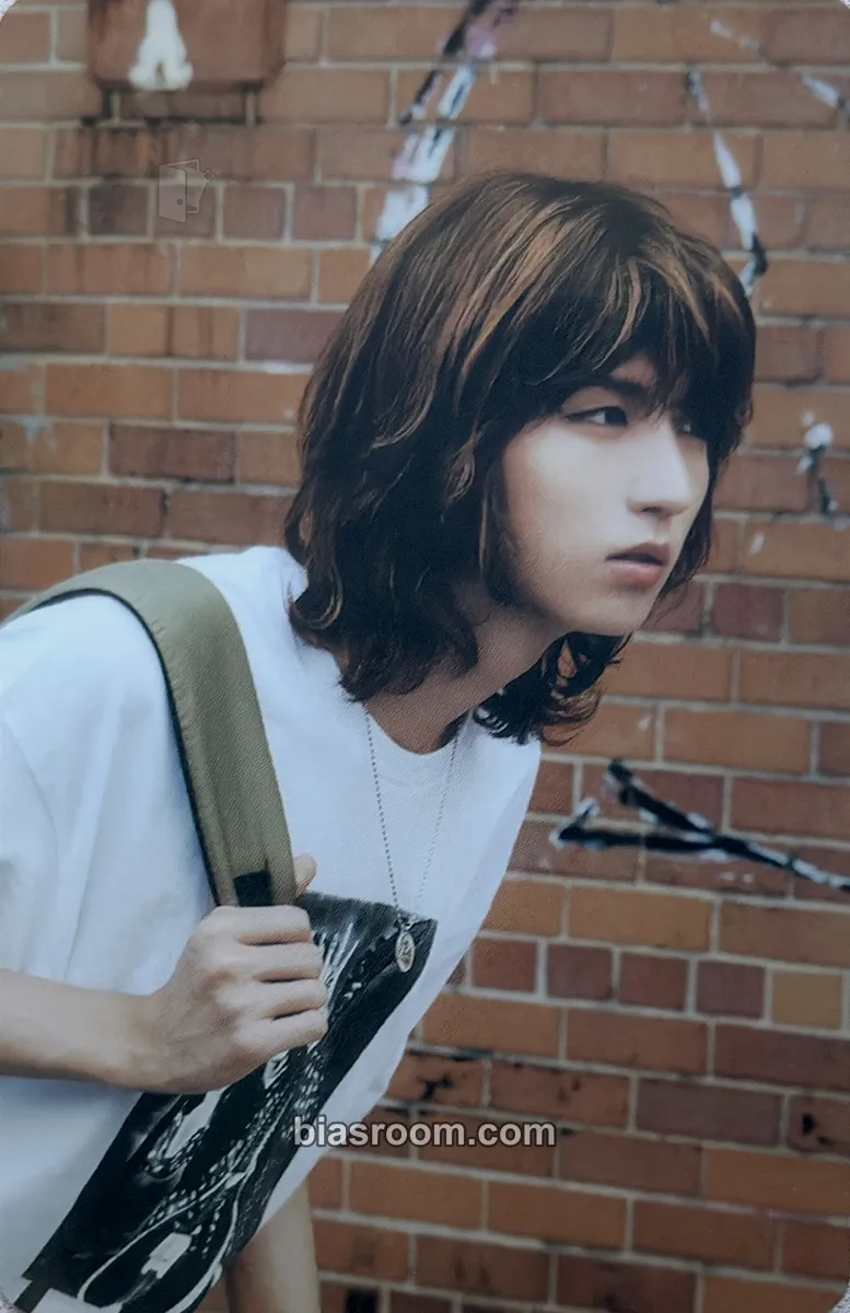 Jun Han Live and Fall Photocard - Xdinary Heroes - Xdinary Heroes K-pop photocard