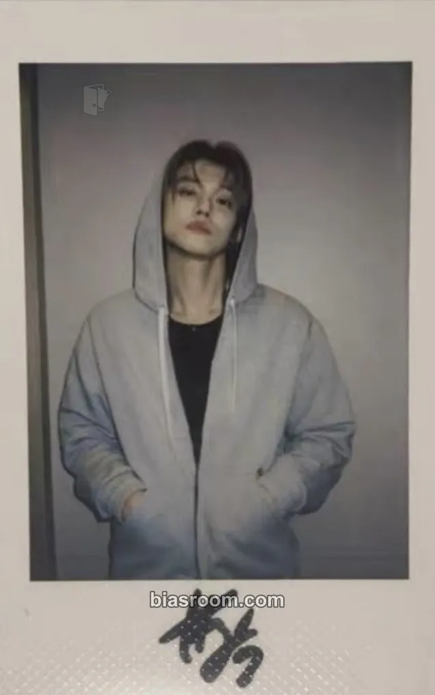 Yeonjun NO LABELS: PART 01 Photocard - TOMORROW X TOGETHER - TOMORROW X TOGETHER K-pop photocard