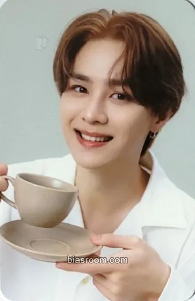 Kun 2024 Season's Greetings Photocard - WayV - WayV K-pop photocard