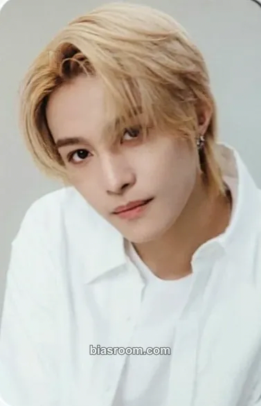 Yangyang 2024 Season's Greetings Photocard - WayV - WayV K-pop photocard