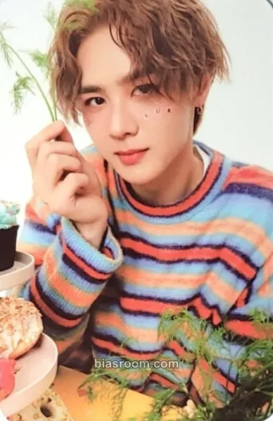 Kun 2024 Season's Greetings Photocard - WayV - WayV K-pop photocard