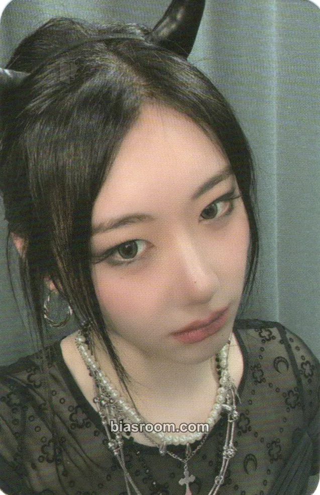 Chaeryeong TUNNEL VISION Photocard - ITZY - ITZY K-pop photocard