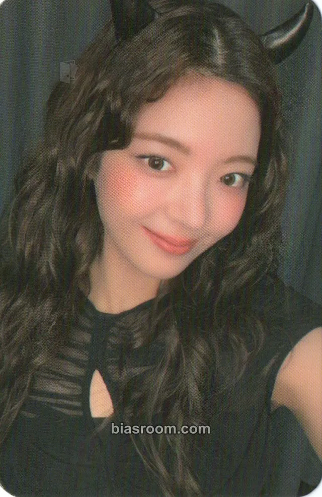 Lia TUNNEL VISION Photocard - ITZY - ITZY K-pop photocard