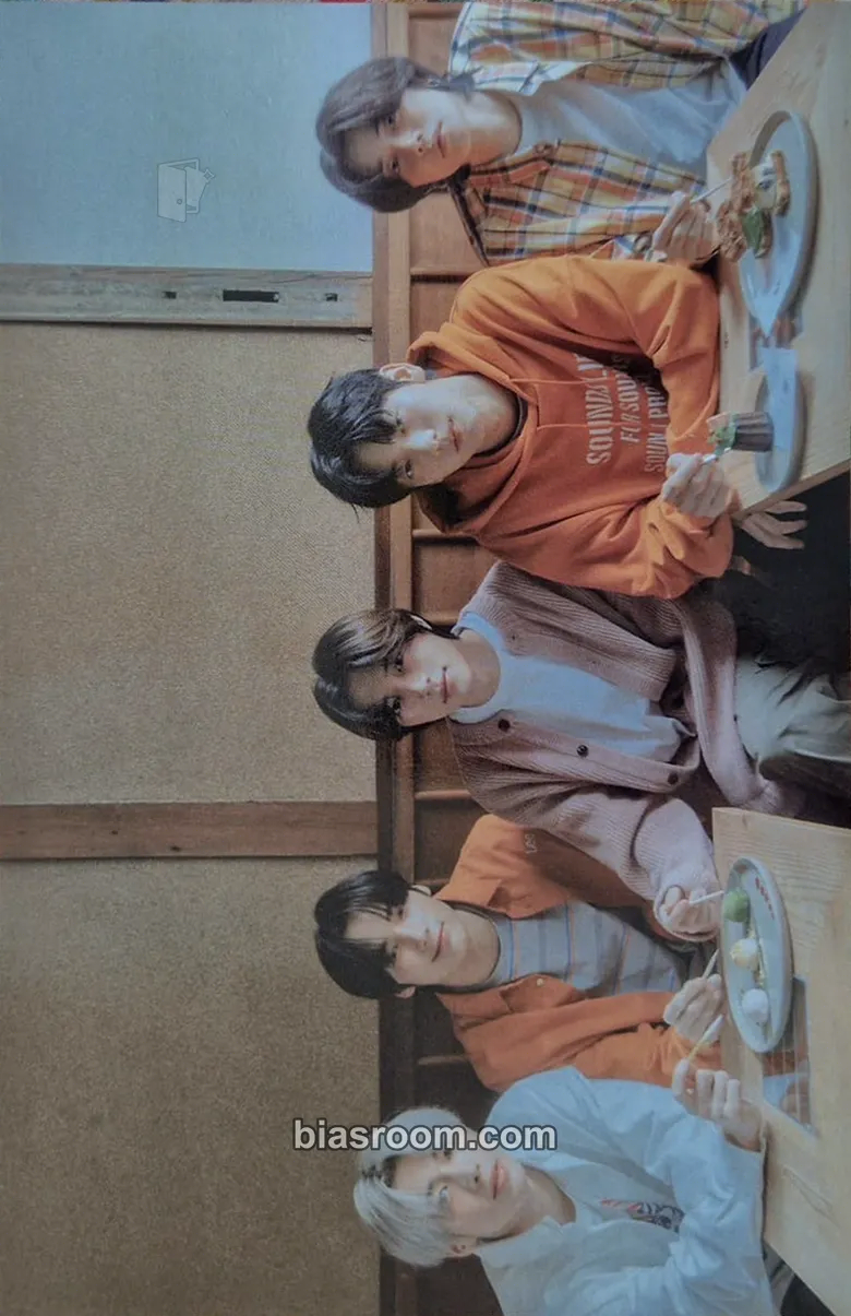 Season of TXT YOUTH Photocard - TOMORROW X TOGETHER - TOMORROW X TOGETHER K-pop photocard