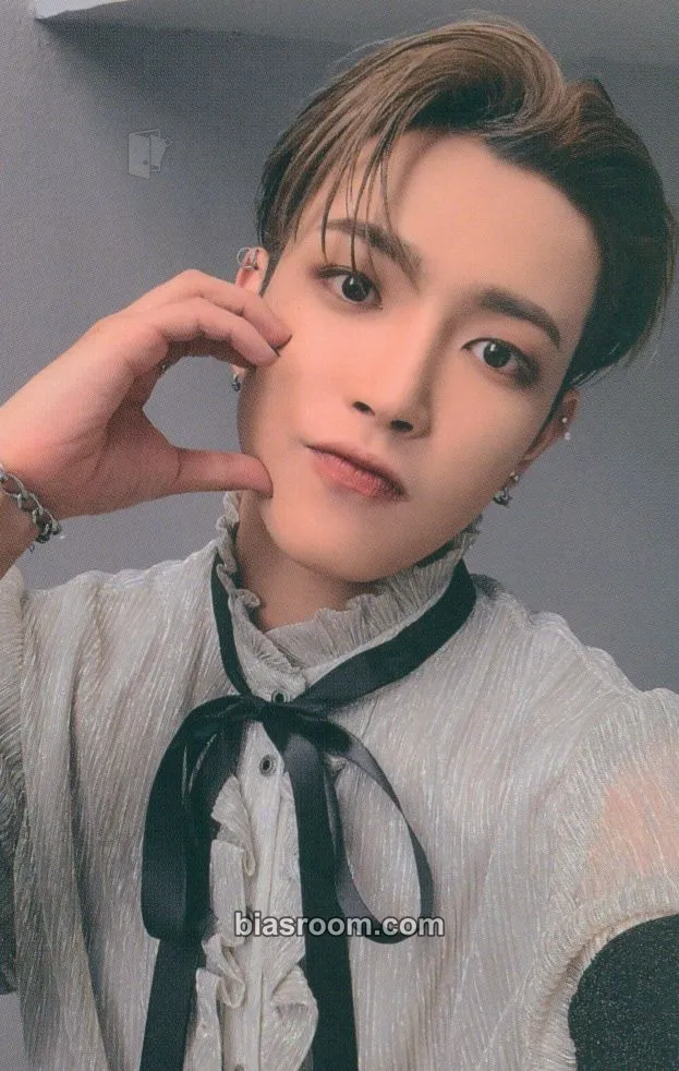 Hongjoong THE WORLD EP.PARADIGM Photocard - ATEEZ - ATEEZ K-pop photocard