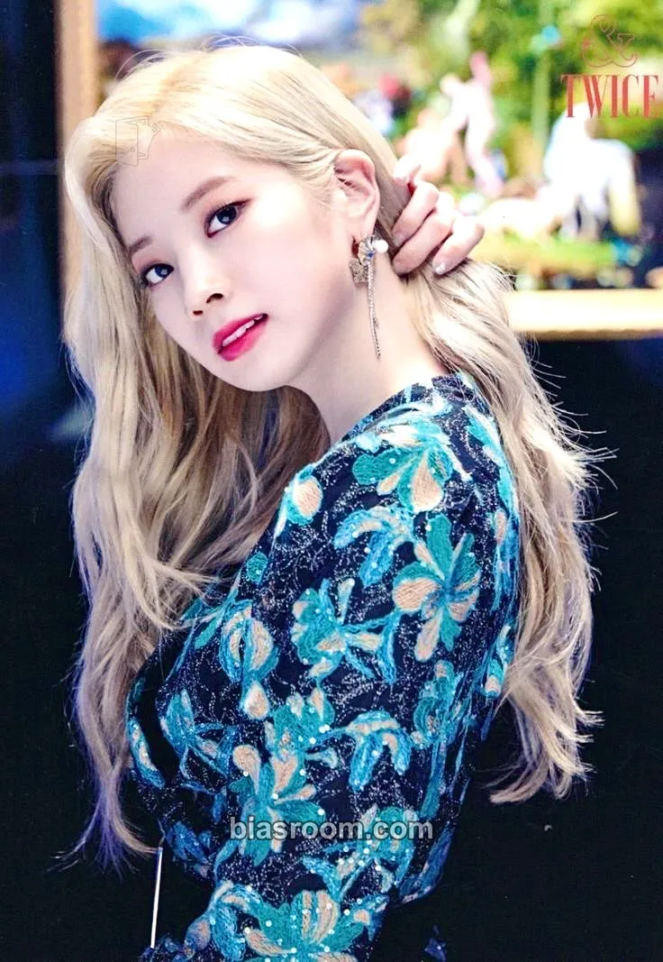 Dahyun &TWICE Photocard - TWICE - TWICE K-pop photocard
