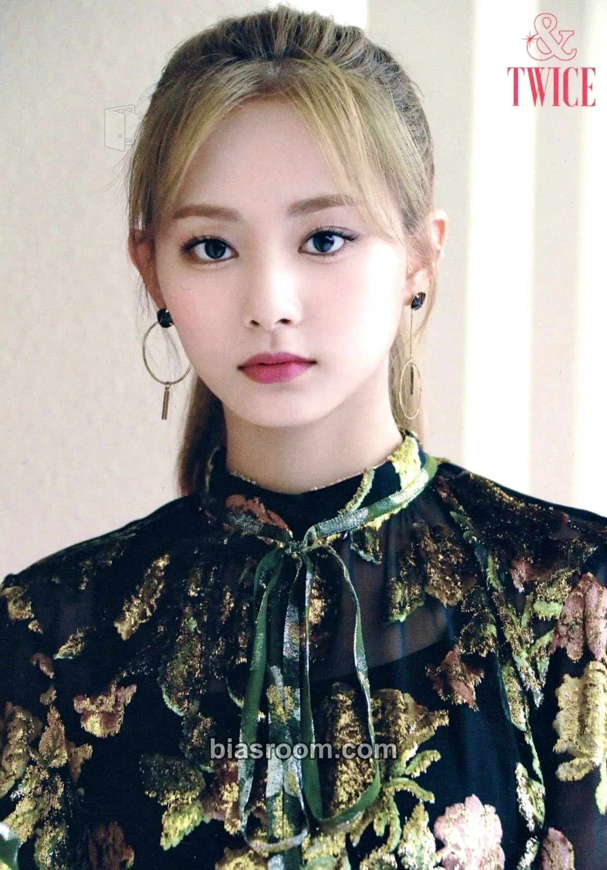 Tzuyu &TWICE Photocard - TWICE - TWICE K-pop photocard