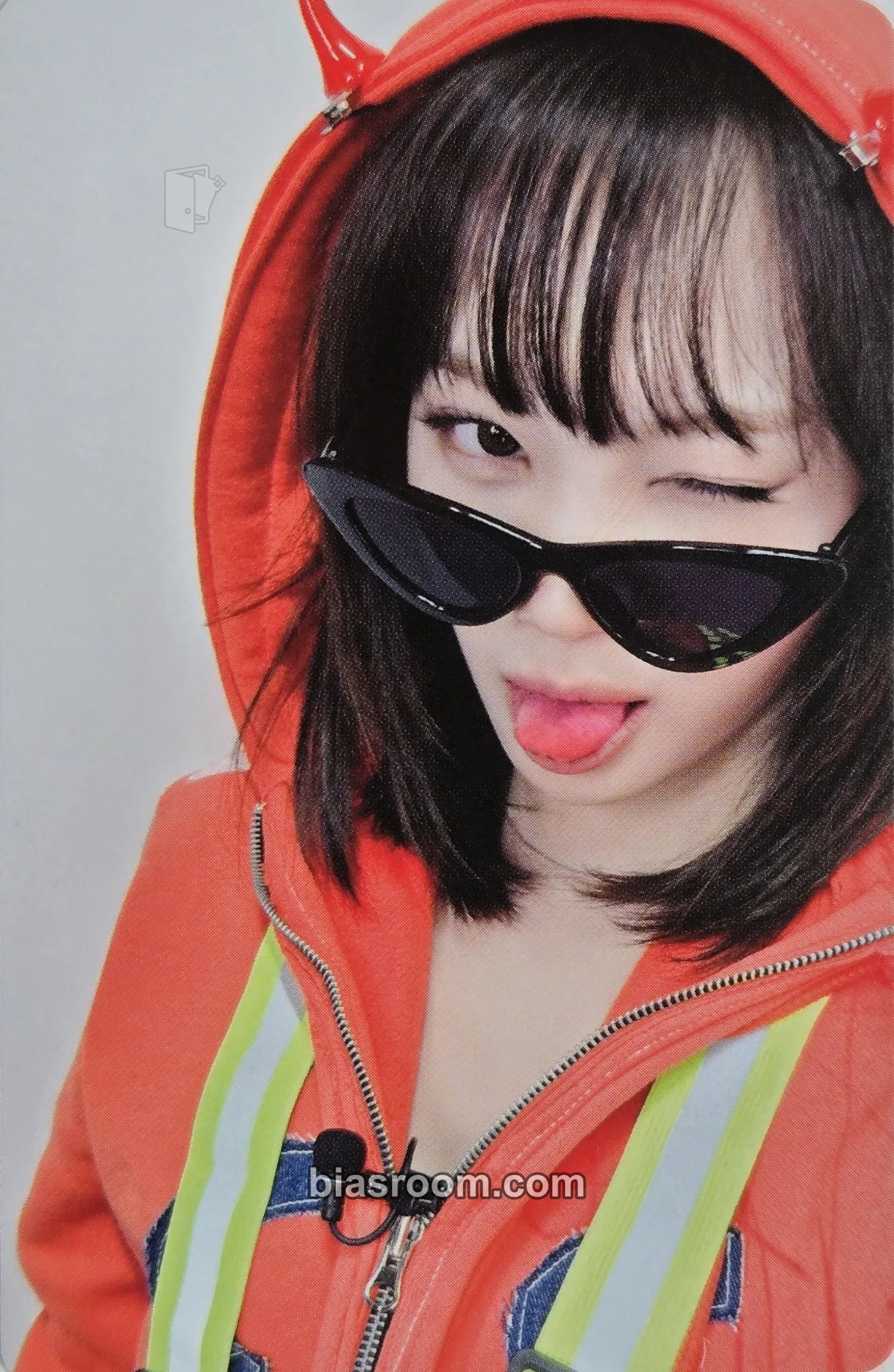 Kim Chaewon D'ICON Issue N°32 Photocard - LE SSERAFIM - LE SSERAFIM K-pop photocard