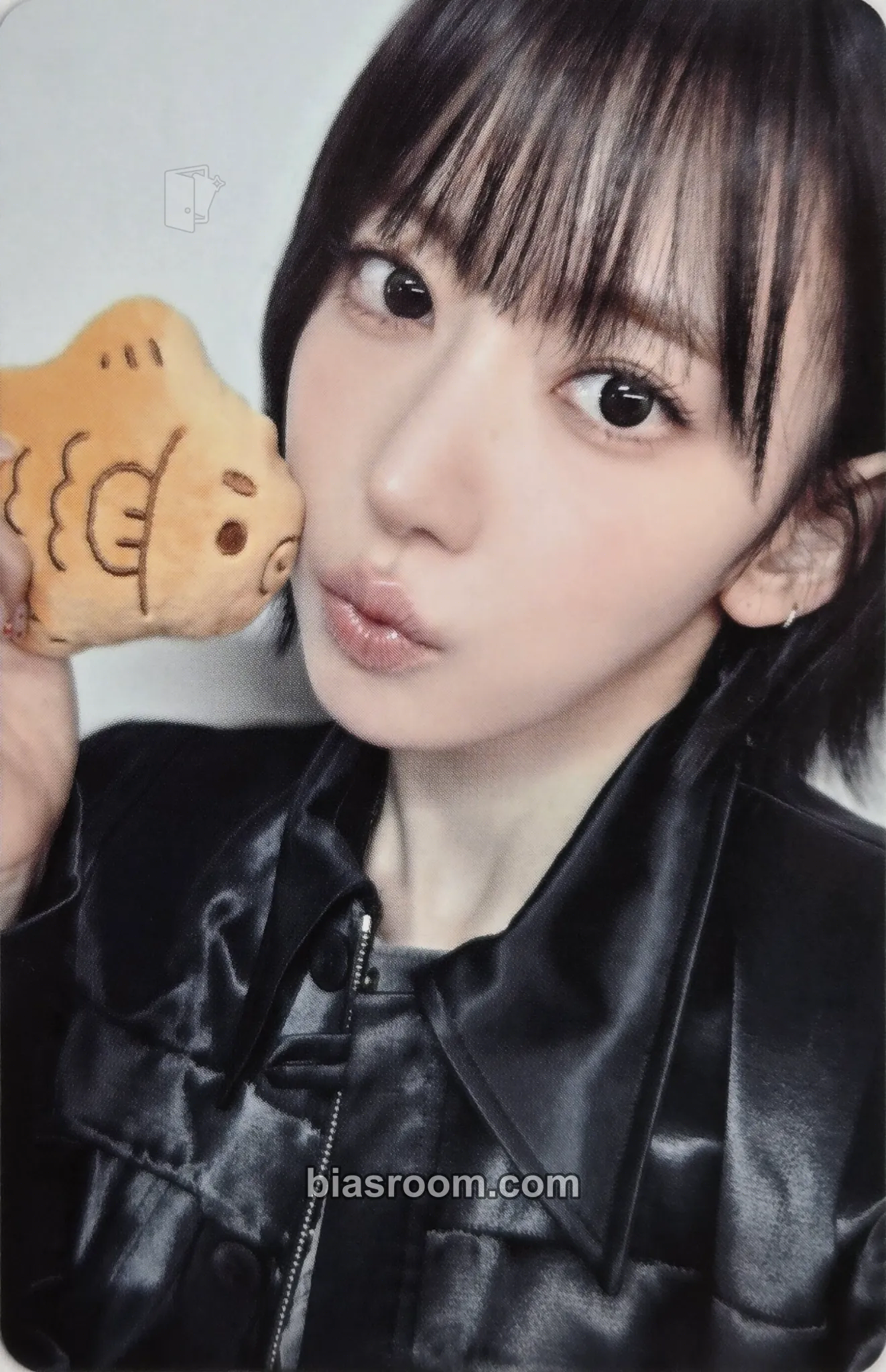 Sakura D'ICON Issue N°32 Photocard - LE SSERAFIM - LE SSERAFIM K-pop photocard