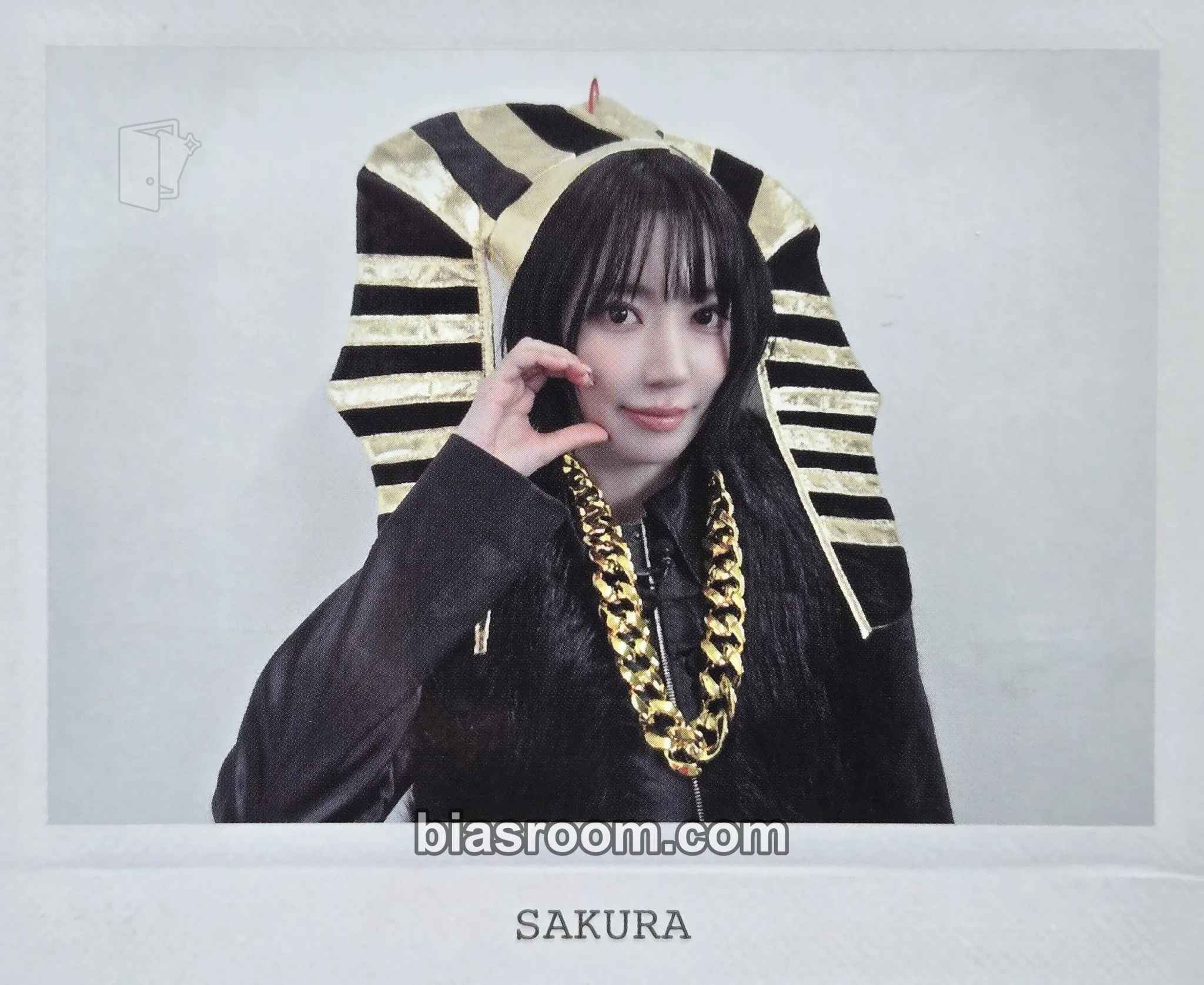 Sakura D'ICON Issue N°32 Photocard - LE SSERAFIM - LE SSERAFIM K-pop photocard