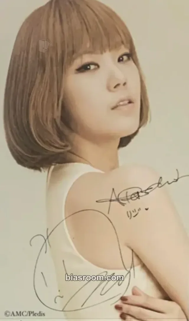 After School - Lizzy - BEST Album signed