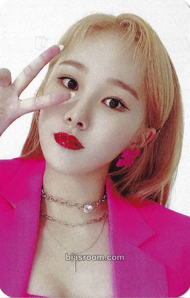 EVERGLOW - Mia - -77.82X-78.29 Album pob (pre-order benefit) makestar